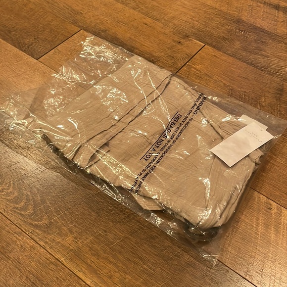 Cotton Short - Picture 2 of 3